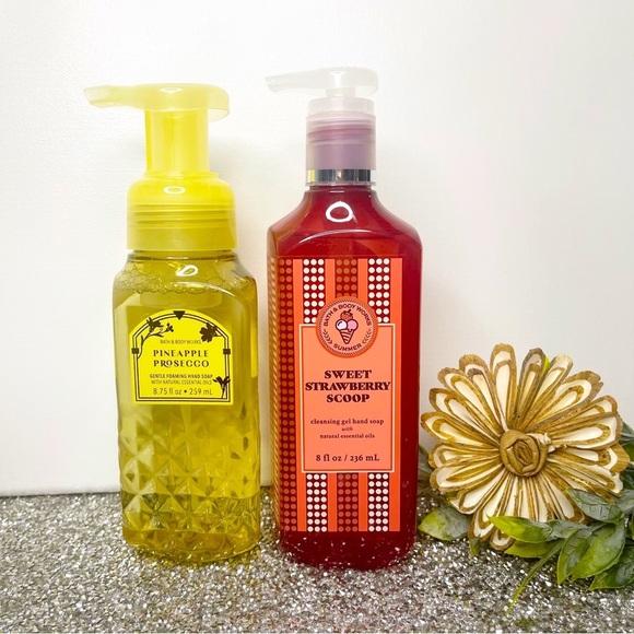 Bath & Body Works Hand Soap Strawberry Pineapple Summer Scents NWT - Picture 1 of 3